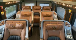 luxury-limosine-van-da-nang
